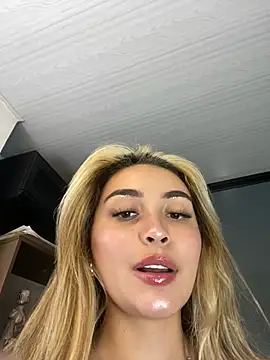 Snapshot of emma_oxford chatting on 02/26/25, 05:42 emma oxford online show from 02/26/25, 05:42