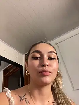 Snapshot of emma_oxford chatting on 02/28/25, 11:45 emma oxford online show from 02/28/25, 11:45