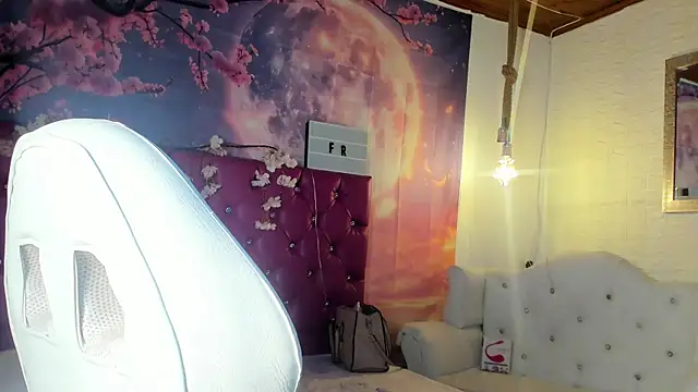 Snapshot of emma_oxford chatting on 03/01/25, 11:26 emma oxford online show from 03/01/25, 11:26