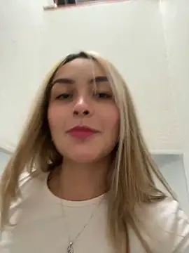 Snapshot of emma_oxford chatting on 03/11/25, 08:42 emma oxford online show from 03/11/25, 08:42