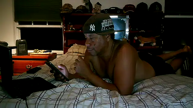 Snapshot of pimpdaddy4ever chatting on 06/19/26, 02:05 pimpdaddy4ever online show from 06/19/26, 02:05
