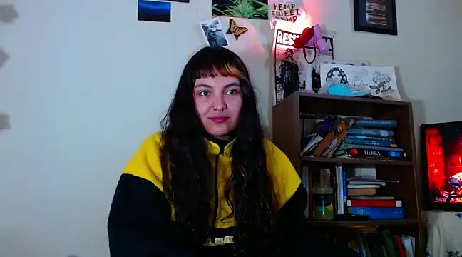 Snapshot of sweetiee_mary chatting on 02/28/25, 05:04 sweetiee mary online show from 02/28/25, 05:04