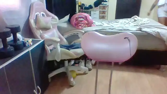 Jennxdolls online show from 02/15/25, 04:45