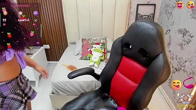 MADISON ROWAN1 online show from 12/23/25, 03:59