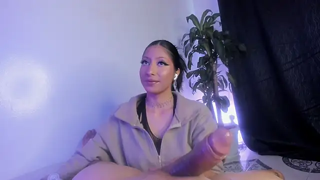 Snapshot of IssaandNeron_sex chatting on 11/27/25, 01:57 IssaandNeron sex online show from 11/27/25, 01:57