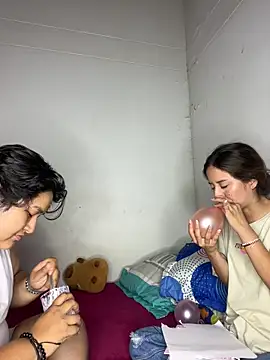 Snapshot of little-Emma chatting on 02/18/25, 02:49 little-Emma online show from 02/18/25, 02:49