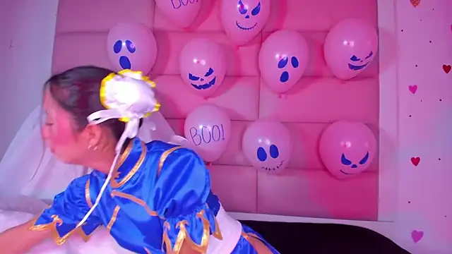 Snapshot of little-Emma chatting on 10/12/25, 03:16 little-Emma online show from 10/12/25, 03:16