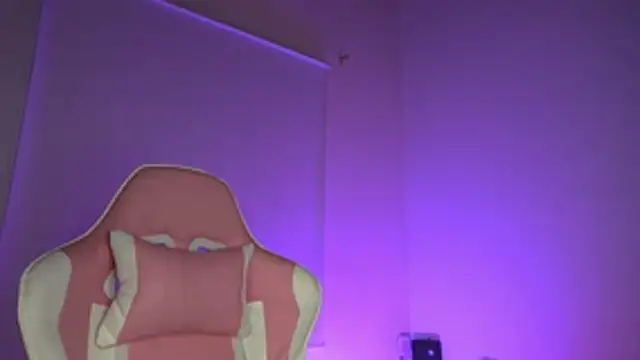 little-Emma online show from 02/07/26, 03:43