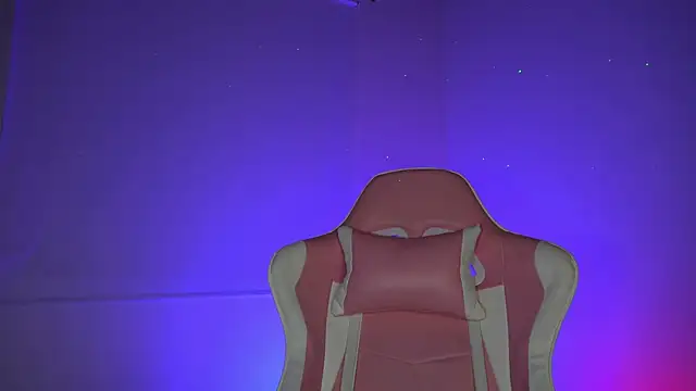 little-Emma online show from 02/13/26, 03:13