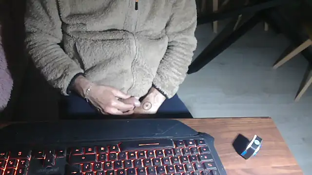 Adri gard online show from 04/15/26, 08:53