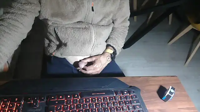 Snapshot of Adri_gard chatting on 04/20/26, 08:21 Adri gard online show from 04/20/26, 08:21