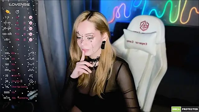 Snapshot of Bad_Girl009 chatting on 10/18/25, 04:30 Bad Girl009 online show from 10/18/25, 04:30