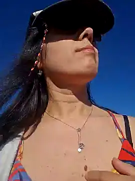 Snapshot of Reinacatchile chatting on 01/01/25, 09:52 Reinacatchile online show from 01/01/25, 09:52