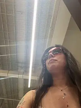 Snapshot of Reinacatchile chatting on 02/01/25, 08:58 Reinacatchile online show from 02/01/25, 08:58