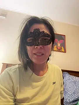 Reinacatchile online show from 02/19/25, 01:40