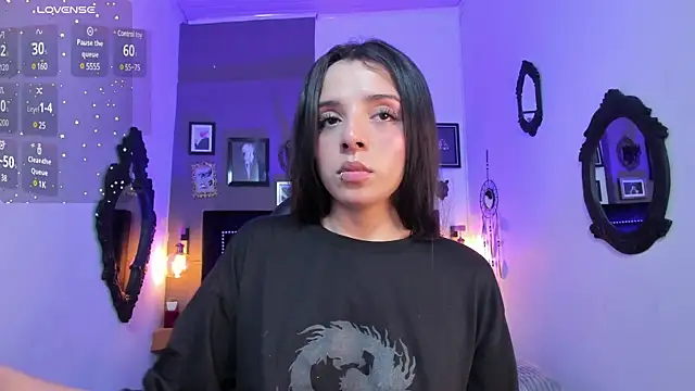 Charlotte  Benett online show from 03/16/25, 03:36