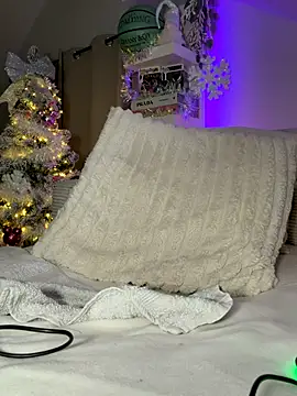 Snapshot of JezzyHill chatting on 12/13/25, 07:53 JezzyHill online show from 12/13/25, 07:53