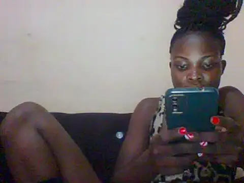 Snapshot of sexxyqueenn22 chatting on 12/20/24, 09:50 sexxyqueenn22 online show from 12/20/24, 09:50