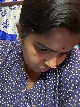 Beauty-queen online show from 03/04/25, 10:57