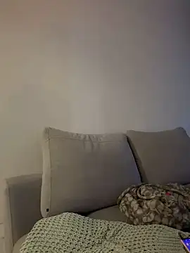 Alirawrz online show from 10/11/25, 07:34