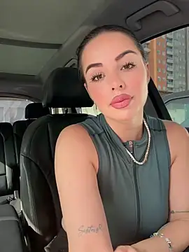 Alirawrz online show from 10/22/25, 01:22