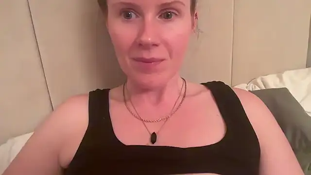 redheadrosie69 online show from 09/11/25, 07:14