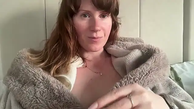 redheadrosie69 online show from 05/17/26, 06:59
