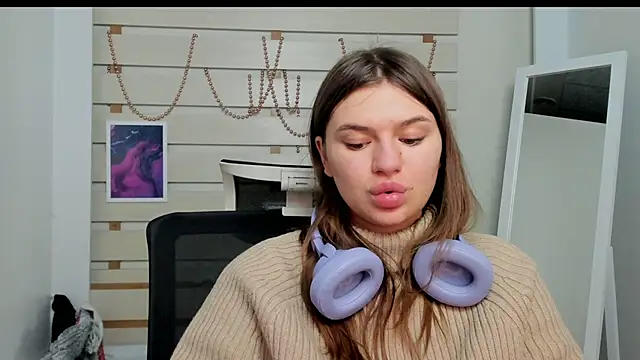 Josephine Kiss online show from 02/05/25, 08:35