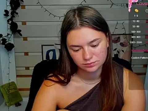Snapshot of Josephine_Kiss chatting on 06/30/26, 05:08 Josephine Kiss online show from 06/30/26, 05:08