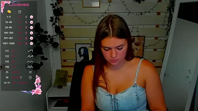 Snapshot of Josephine_Kiss chatting on 07/20/26, 10:50 Josephine Kiss online show from 07/20/26, 10:50