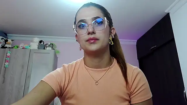 Snapshot of caroline_jonson chatting on 01/15/25, 07:01 caroline jonson online show from 01/15/25, 07:01