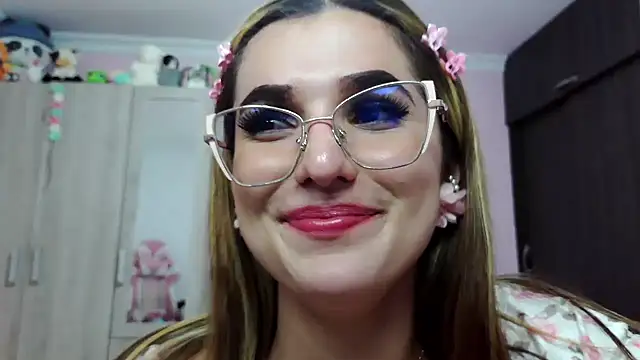 Snapshot of caroline_jonson chatting on 02/10/25, 10:30 caroline jonson online show from 02/10/25, 10:30