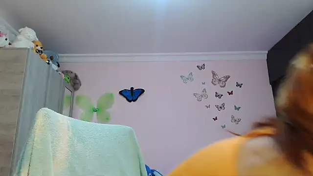 Snapshot of caroline_jonson chatting on 11/14/25, 08:29 caroline jonson online show from 11/14/25, 08:29