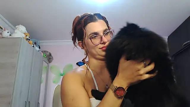 Snapshot of caroline_jonson chatting on 11/16/25, 09:20 caroline jonson online show from 11/16/25, 09:20