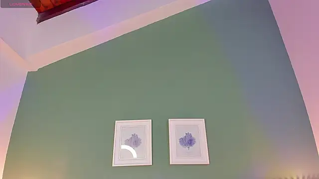 Snapshot of _anavictoria_ chatting on 03/12/25, 12:36 anavictoria online show from 03/12/25, 12:36