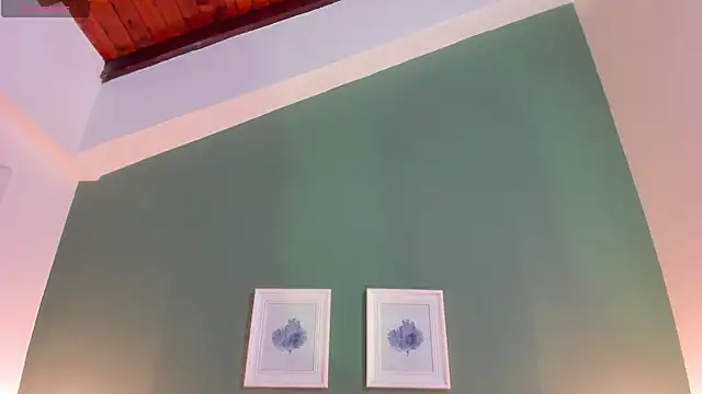 Snapshot of _anavictoria_ chatting on 10/15/25, 12:05 anavictoria online show from 10/15/25, 12:05