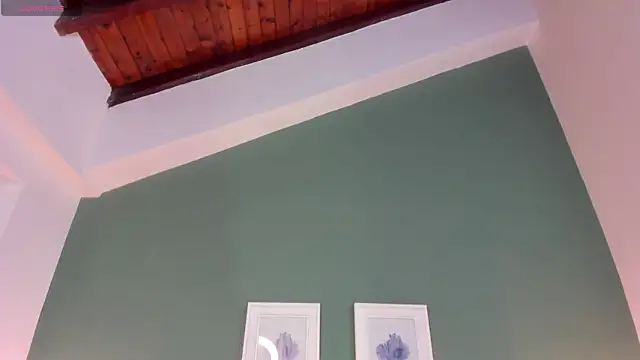 Snapshot of _anavictoria_ chatting on 10/18/25, 01:12 anavictoria online show from 10/18/25, 01:12