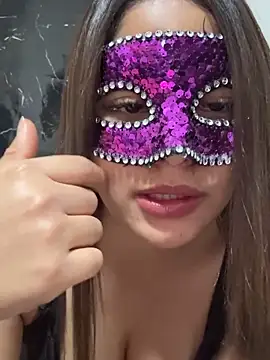 Saraaaaaaxnx online show from 04/18/26, 05:55