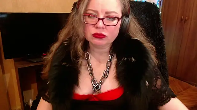 Miss Tress online show from 12/24/24, 07:33