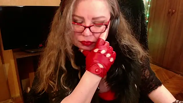 Miss Tress online show from 12/24/24, 10:39