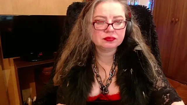 Miss Tress online show from 12/27/24, 02:47