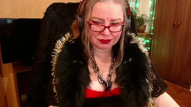 Miss Tress online show from 12/30/24, 07:00