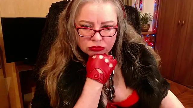 Miss Tress online show from 12/31/24, 11:39
