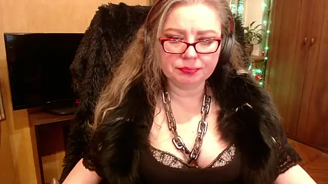 Miss Tress online show from 02/14/25, 06:19