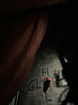 Snapshot of TweakyDude chatting on 03/15/25, 04:54 TweakyDude online show from 03/15/25, 04:54