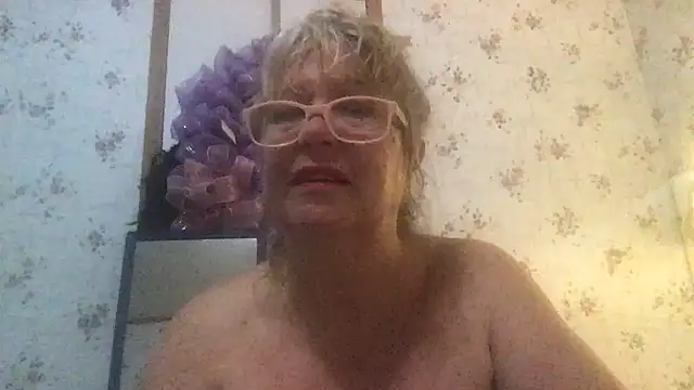 Snapshot of musclebooty70 chatting on 12/15/24, 12:51 musclebooty70 online show from 12/15/24, 12:51