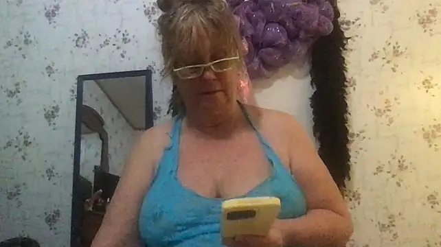 Snapshot of musclebooty70 chatting on 01/19/25, 03:18 musclebooty70 online show from 01/19/25, 03:18