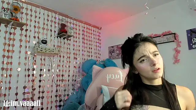 Snapshot of lucyy_tay chatting on 11/27/25, 10:56 lucyy tay online show from 11/27/25, 10:56