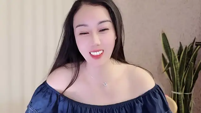 Snapshot of Y-Ou86 chatting on 09/10/25, 02:17 Y-Ou86 online show from 09/10/25, 02:17