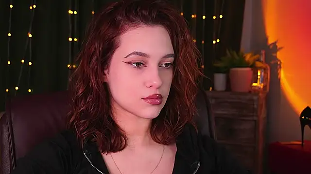 LolaLemona online show from 03/25/26, 10:32